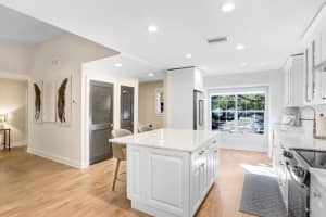 3212 VALLEY OAKS DRIVE, TAMPA, FL 33618 - MLS#MFRTB8464337