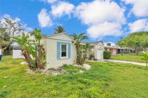 752 LANTANA AVENUE, CLEARWATER BEACH, FL 33767 - MLS#MFRTB8464533