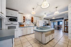 6827 LAKE HENRY DRIVE, WINTER HAVEN, FL 33881 - MLS#MFRTB8464788