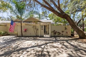 110 Parkside Colony Dr, TARPON SPRINGS