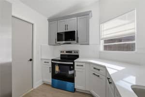 9478 FOREST HILLS CIRCLE, TAMPA, FL 33612 - MLS#MFRTB8464825