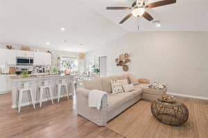 523 VALENTINA LANE, AUBURNDALE, FL 33823 - MLS#MFRTB8464871