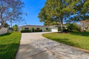 8678 10th St N, ST PETERSBURG