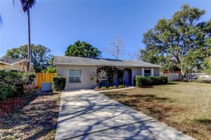 5525 Pine Cir Ne, ST PETERSBURG