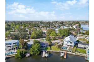 292 SUNLIT COVE DRIVE, ST PETERSBURG, FL 33702 - MLS#MFRTB8465264