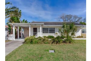 16105 1st St E, REDINGTON BEACH