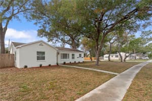 134 LINCOLN CIRCLE, ST PETERSBURG, FL 33703 - MLS#MFRTB8465365
