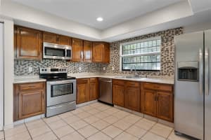 8208 LA SERENA DRIVE, TAMPA, FL 33614 - MLS#MFRTB8465477