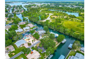 1011 Se 4th Ave, CRYSTAL RIVER