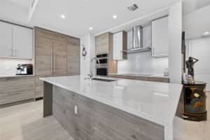 301 1ST STREET, ST PETERSBURG, FL 33701 - MLS#MFRTB8465574