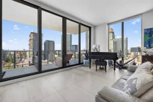 301 1ST STREET, ST PETERSBURG, FL 33701 - MLS#MFRTB8465574