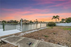 4114 42ND AVENUE, ST PETERSBURG, FL 33711 - MLS#MFRTB8465776