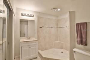 7920 GEORGE WASHINGTON LANE, TAMPA, FL 33637 - MLS#MFRTB8466029