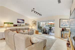 4001 PALAU DRIVE, SARASOTA, FL 34241 - MLS#MFRTB8466058