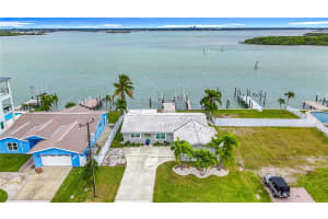 533 JOHNS PASS AVENUE, MADEIRA BEACH, FL 33708 - MLS#MFRTB8466322