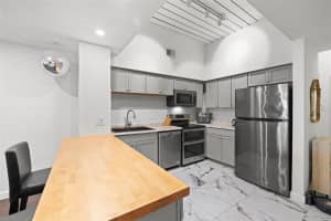 2410 AZEELE STREET, TAMPA, FL 33609 - MLS#MFRTB8466614