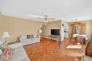 11201 80TH AVENUE, SEMINOLE, FL 33772 - MLS#MFRTB8466676