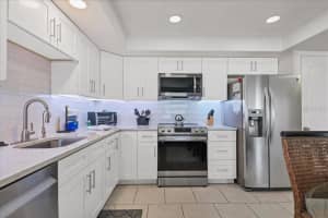 6154 MIDNIGHT PASS ROAD, SARASOTA, FL 34242 - MLS#MFRTB8466750