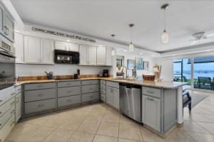 6154 MIDNIGHT PASS ROAD, SARASOTA, FL 34242 - MLS#MFRTB8466756