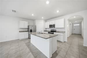 32597 KOBUK VALLEY AVENUE, WESLEY CHAPEL, FL 33543 - MLS#MFRTB8467241