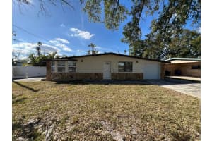 4118 Carson St Ne, ST PETERSBURG