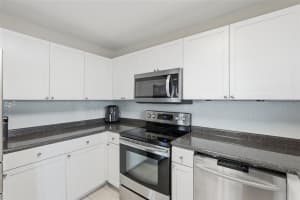 3783 POMPANO #B, ST PETERSBURG, FL 33705 - MLS#MFRTB8467347