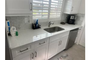 6020 MIDNIGHT PASS ROAD, SARASOTA, FL 34242 - MLS#MFRTB8467534