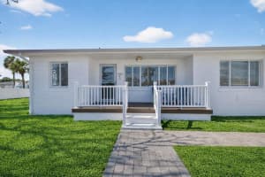 292 42ND AVENUE, ST PETE BEACH, FL 33706 - MLS#MFRTB8467695