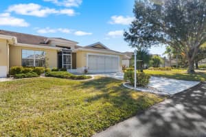 811 STAFFORDSHIRE LANE, SUN CITY CENTER, FL 33573 - MLS#MFRTB8467727
