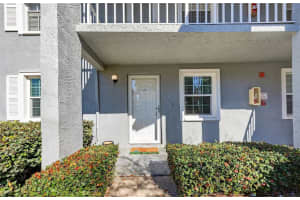 1438 Millstream Ln #105, DUNEDIN