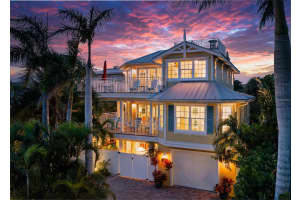 106 79th St, HOLMES BEACH