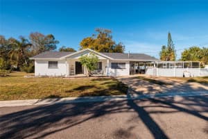 7200 7th St N, ST PETERSBURG