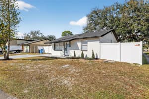 10111 PINE TRAILS COURT, TAMPA, FL 33615 - MLS#MFRTB8467990