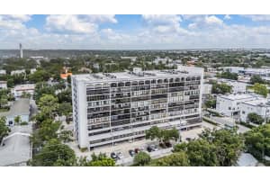 3211 SWANN AVENUE, TAMPA, FL 33609 - MLS#MFRTB8468074