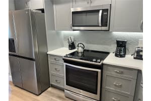 1001 POINT OF ROCKS ROAD, SARASOTA, FL 34242 - MLS#MFRTB8468181