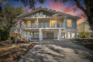 9402 Oak St, RIVERVIEW