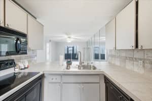 11201 122ND AVENUE, LARGO, FL 33778 - MLS#MFRTB8468443