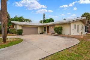 13941 Kimberly Dr, LARGO