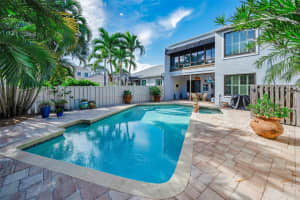 990 SAN CARLOS COURT, ST PETERSBURG, FL 33702 - MLS#MFRTB8468554