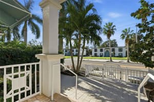 1325 SNELL ISLE BOULEVARD, ST PETERSBURG, FL 33704 - MLS#MFRTB8468602