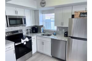 6154 MIDNIGHT PASS ROAD, SARASOTA, FL 34242 - MLS#MFRTB8468652