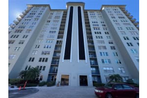 5220 Brittany Dr S #1108, ST PETERSBURG