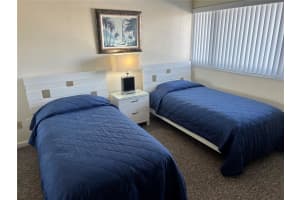 1001 POINT OF ROCKS ROAD, SARASOTA, FL 34242 - MLS#MFRTB8468954