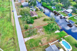 9924 PENINSULAR DRIVE, GIBSONTON, FL 33534 - MLS#MFRTB8469115