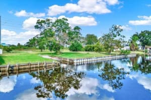 9924 PENINSULAR DRIVE, GIBSONTON, FL 33534 - MLS#MFRTB8469115