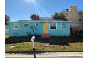 18104 2nd St E, REDINGTON SHORES