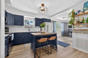 6019 4TH STREET, ST PETERSBURG, FL 33705 - MLS#MFRTB8469279