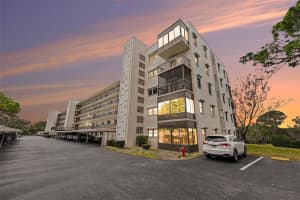 8198 Terrace Garden Dr N #411, ST PETERSBURG