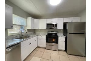 2814 SOMERSET PARK DRIVE, TAMPA, FL 33613 - MLS#MFRTB8469329