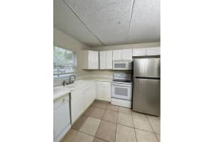 2814 SOMERSET PARK DRIVE, TAMPA, FL 33613 - MLS#MFRTB8469329